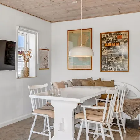 Mikka - 450m From The Sea By Interhome Lakolk