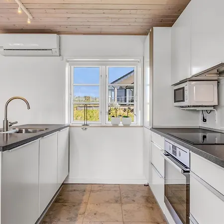 Mikka - 450m From The Sea By Interhome * Lakolk